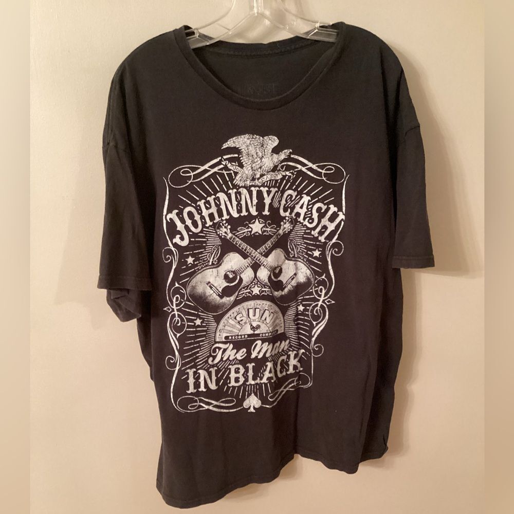 JOHNNY CASH MAN IN BLACK MENS XXL BLACK SHORT SLEEVE GRAPHIC T SHIRT